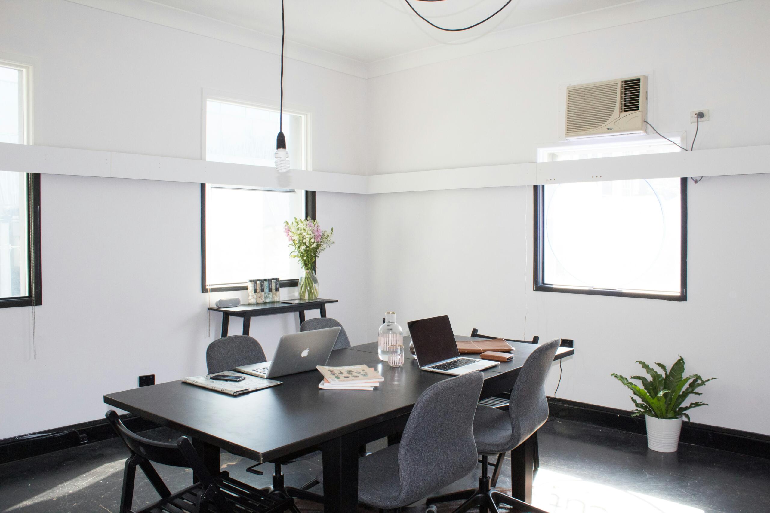 🧼 Clean Office. Clear Mind. Better Weekend.